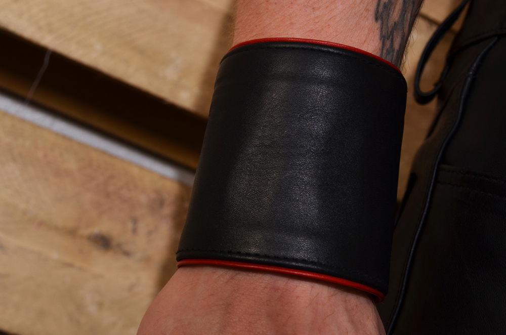 Brunos \ Rouge Garments \ Rouge Garments \ Wrist Wallet Piping | Black|Red 