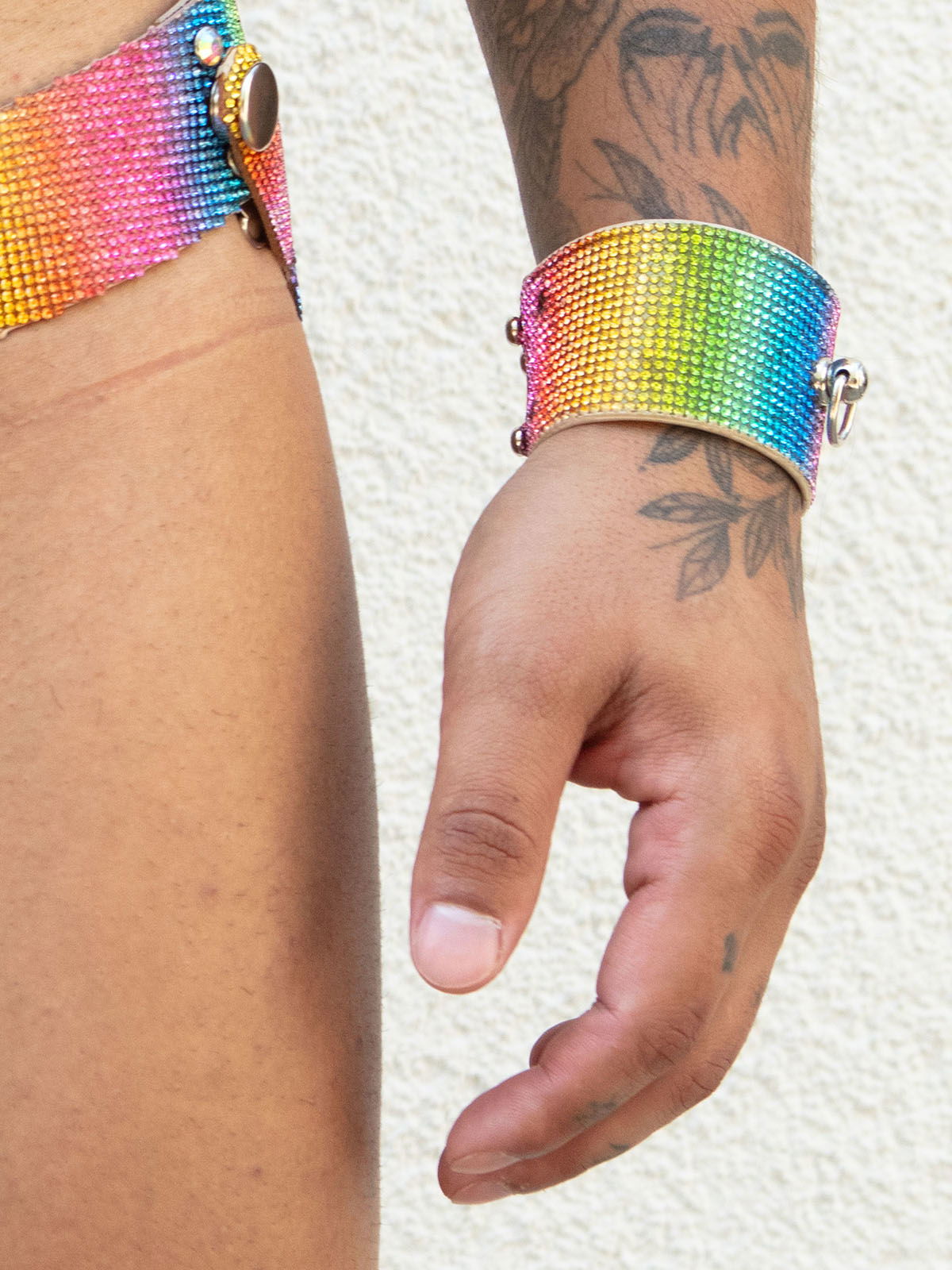 Brunos \ NEU \ Lorand Lajos \ Lorand Lajos rainbow S/M Cuff mit Ring Crystal