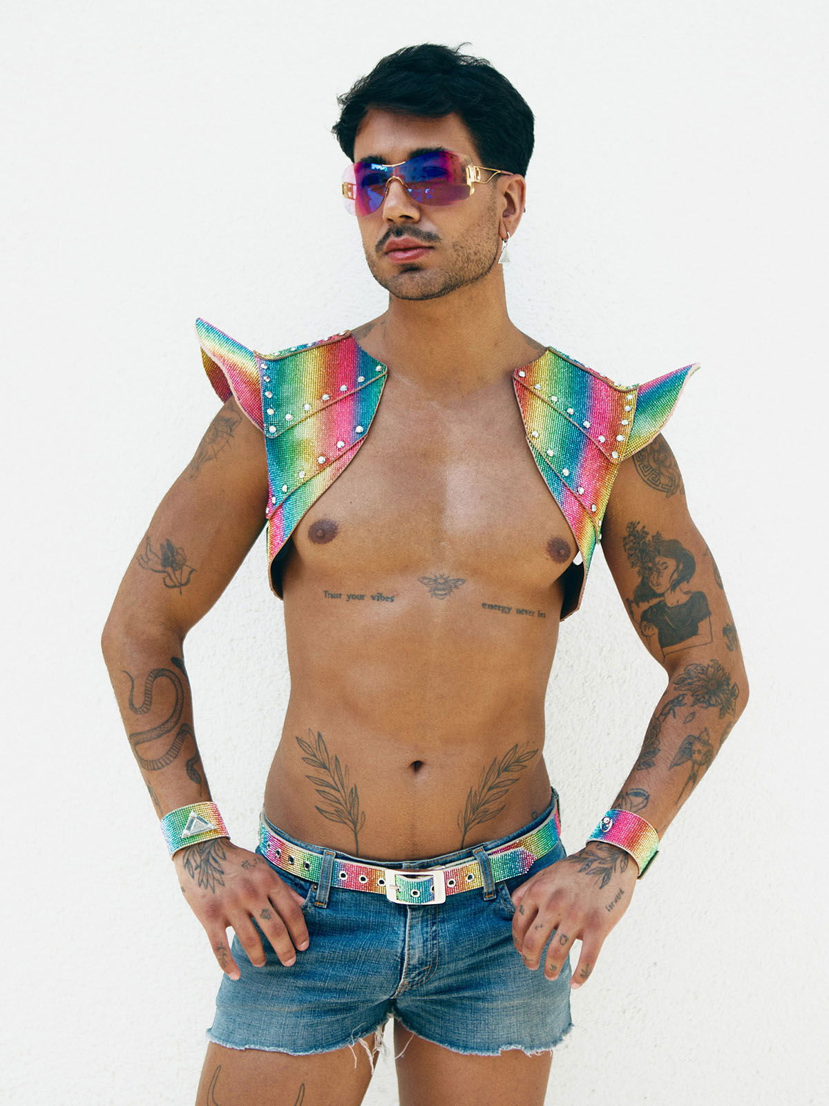 Brunos \ Harnesses \ Lorand Lajos \ Pagoda Jacket Crystal | Rainbow