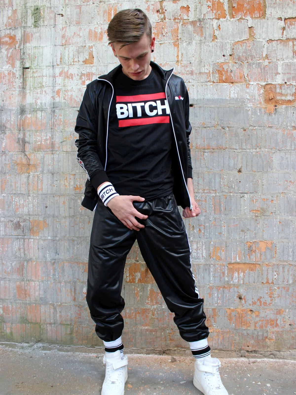 Brunos \  \ Sk8erboy \  T-Shirt BITCH | Black