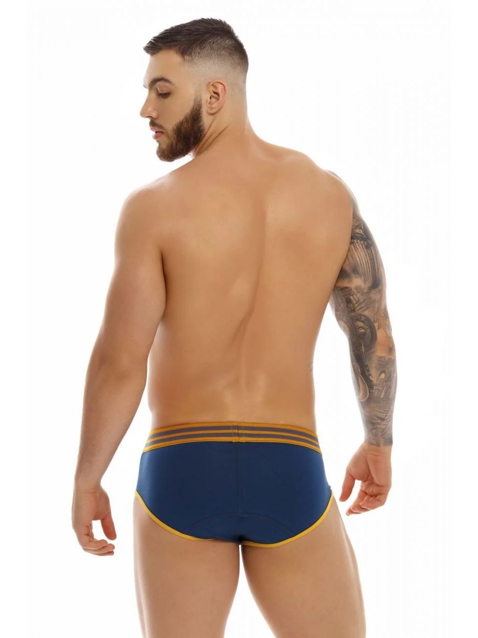 Brunos \ JOR \ JOR \ JOR Brief College