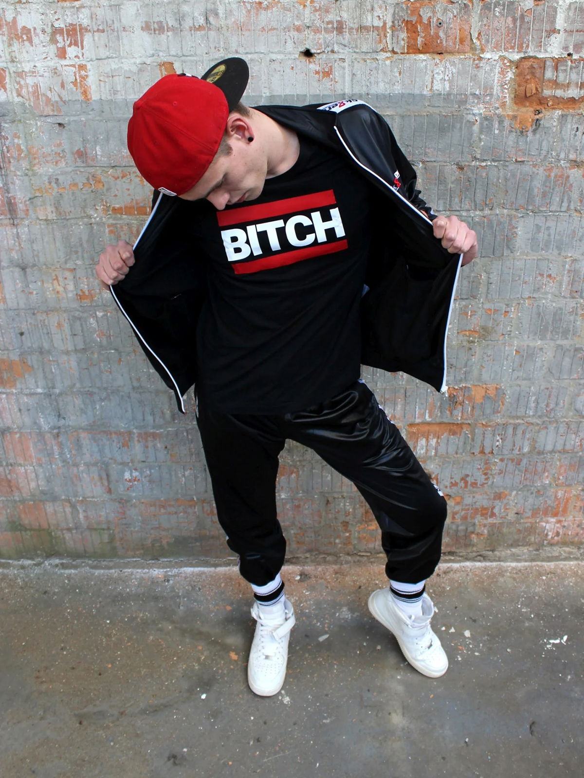 Brunos \  \ Sk8erboy \  T-Shirt BITCH | Black